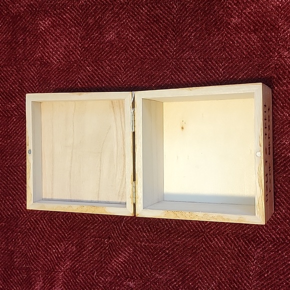 HTTYD pyrography wooden box - Picture 8 of 11